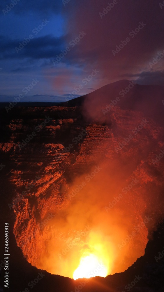 masaya vulcano nicaragua feuer rauch lava