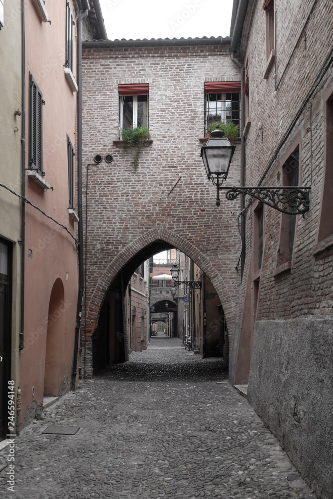 Fototapeta premium Ferrara, Via delle Volte, Street Photography. Gennaio 2019