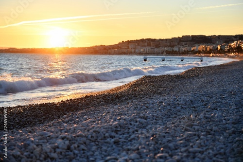 Wallpaper Mural coucher de soleil à Nice sur la baie des anges Torontodigital.ca