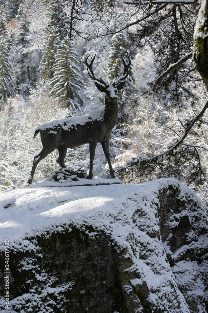 Cerf d'Europe. Statue par Pierre Louis Rouillard. 1875. Fonte de fer. Parc thermal de Saint-Gervais-les-Bains/Le Fayet. / European deer. Thermal Park of St. Gervais-les-Bains / Le Fayet. Cerf d'Europe. Statue par Pierre Louis Rouillard. 1875. Fonte de fer. Parc thermal de Saint-Gervais-les-Bains/Le Fayet. / European deer. Thermal Park of St. Gervais-les-Bains / Le Fayet.