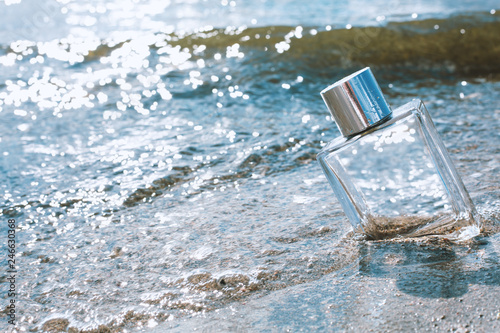 Fotografie perfume against the sea