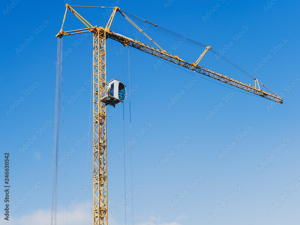 Crane to the heaven, construction lyftkran mot himlen Crane to the heaven, construction lyftkran mot himlen