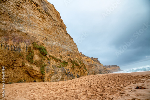 Beach and cliffs along Great Ocean Road, Victoria - Australia © jovannig