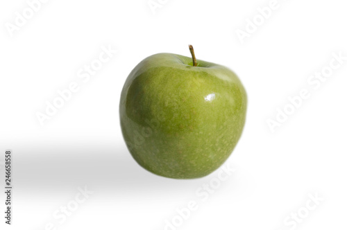 una manzana verde, aislada, sobre fondo blanco