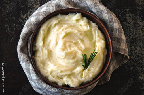 Valokuvatapetti Homemade mashed potatoes with fragrant herbs.