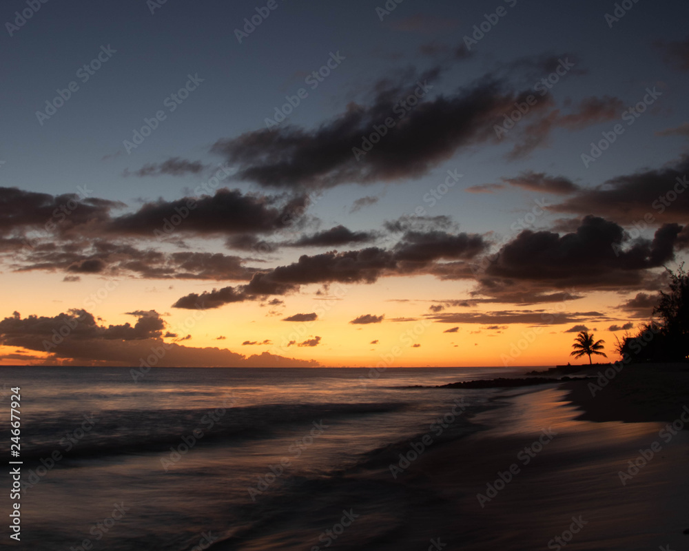 Obraz premium Sunset over Accra Beach 