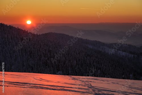 Fototapeta Naklejka Na Ścianę i Meble -  Winter trekking Beskidy mountains Rysianka