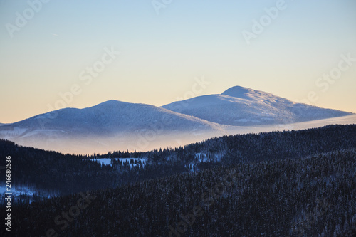 Fototapeta Naklejka Na Ścianę i Meble -  Winter trekking Beskidy mountains Rysianka