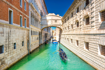 Fototapete Seufzerbrücke Seufzerbrücke Venedig historisches Bauwerk  © Pavlo Vakhrushev