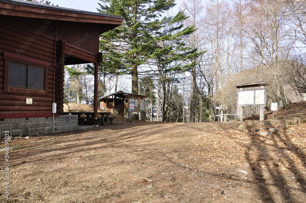 鷹ノ巣山避難小屋の分岐 鷹ノ巣山避難小屋の分岐