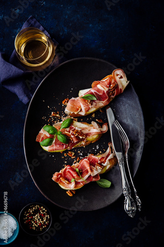 Wallpaper Mural Prosciutto pear crostini Torontodigital.ca