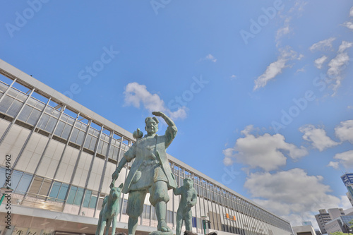 statue Momotaro and his friends font of station