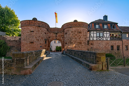 Das Jerusalemer Tor bildet den Zugang zur Altstadt von Büdingen in der Wetterau, Hessen, Deutschland, seit 1503 photo