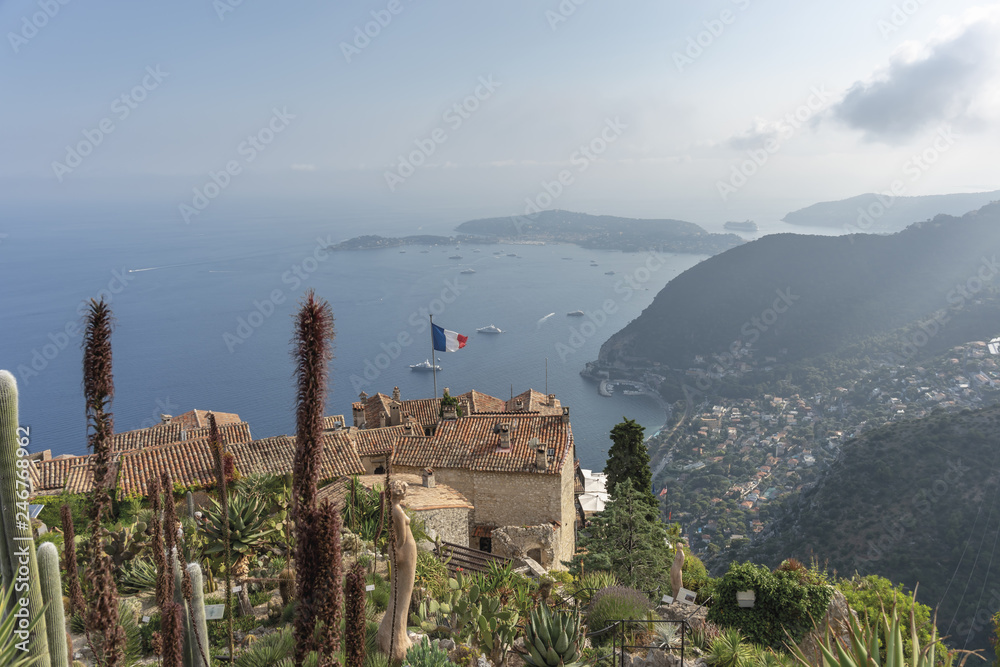 Naklejka premium Francia Nizza Eze Città medievale giardino botanico succulente