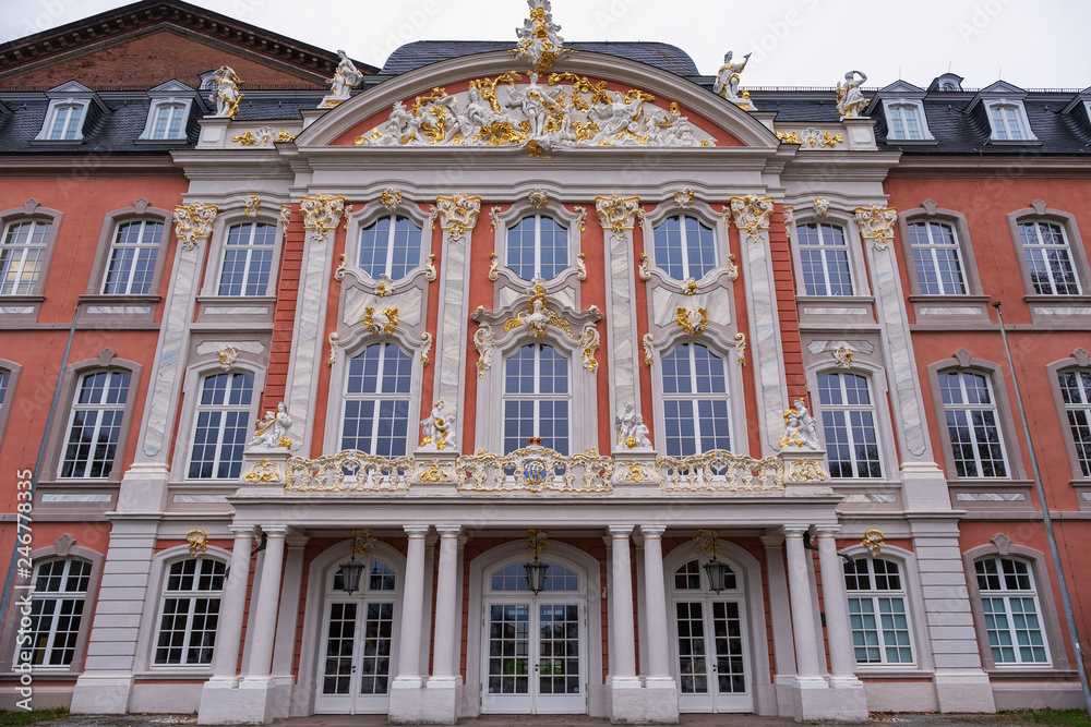 Fassade des Kurfürstlichen Palais in Trier