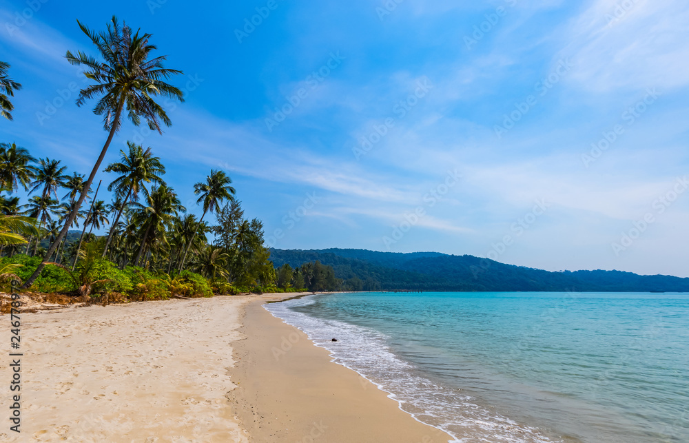 Obraz premium Overview of the first trip to Kood Island (Koh Kood) Located in the eastern part of Thailand, it's very beautiful