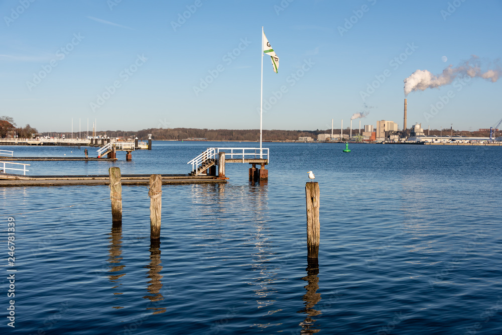 Hafenlandschaft im Winter in Kiel