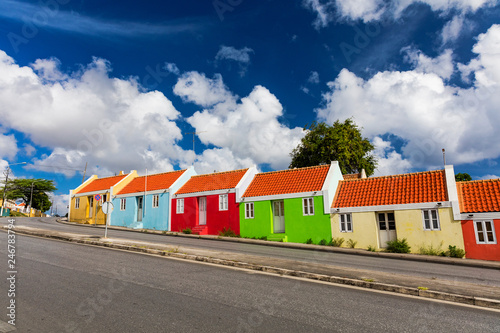 Fototapeta Naklejka Na Ścianę i Meble -  Colourful homes on the streets of Willemstad