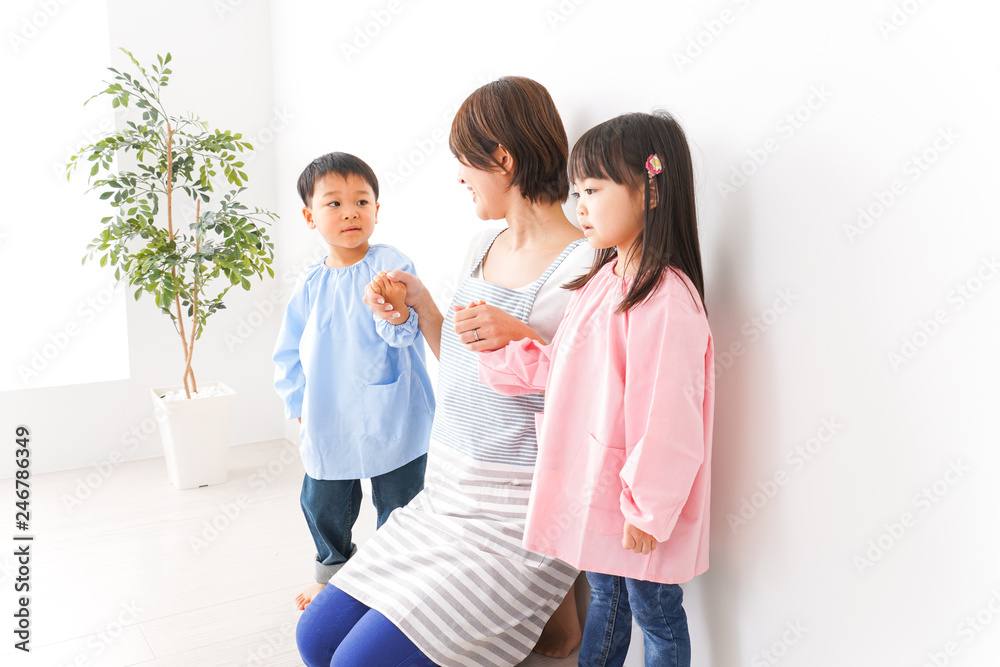 幼稚園・保育園・こども園の先生と生徒 幼稚園・保育園・こども園の先生と生徒
