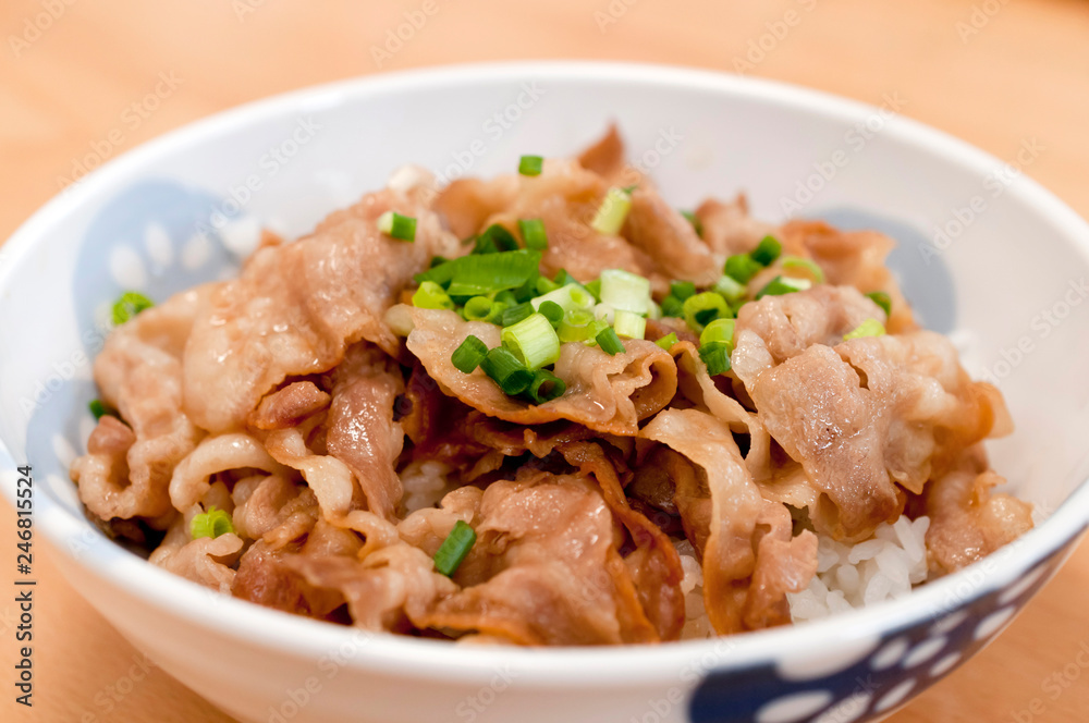 豚バラ丼