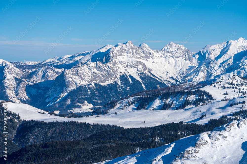 Winterlandschaft rund um die Steinplatte in Tirol