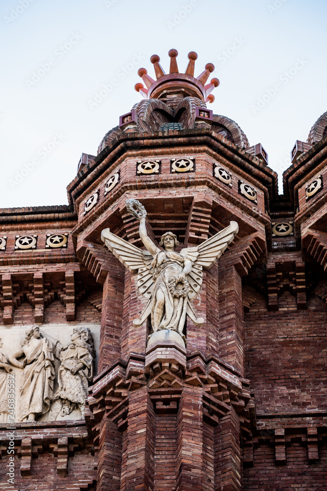 Détail des sculptures de l'arc de triomphe de Barcelone
