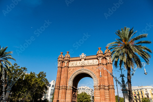 Arc de Triomphe de Barcelone, Espagne © PicsArt
