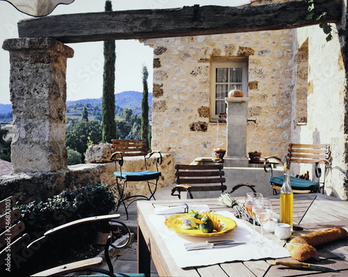 Fototapeta Naklejka Na Ścianę i Meble -  vegetable dish in environment of Provence