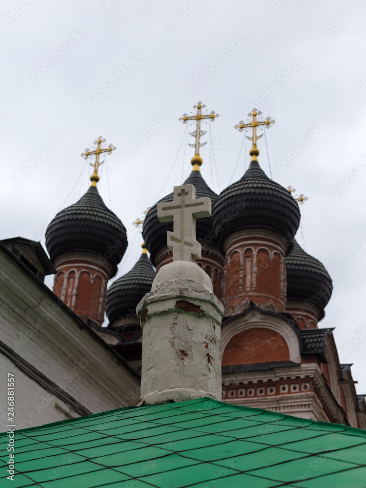 Obraz premium The architecture of the ancient monastery