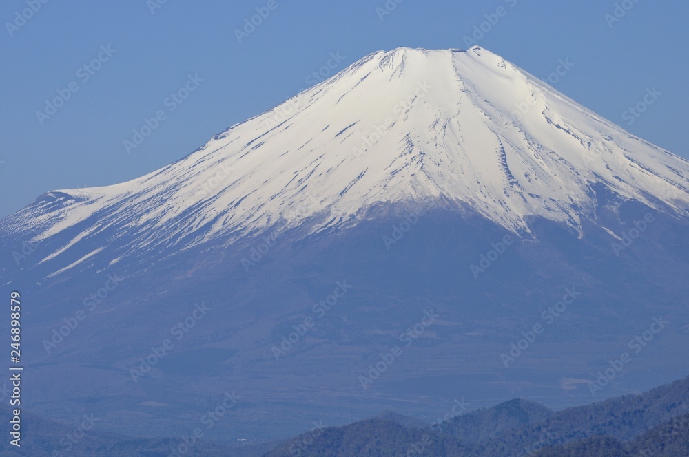 丹沢姫次から春の富士山 丹沢姫次から春の富士山