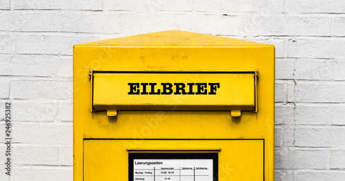 Wallpaper Mural Eilbrief Einwurfschlitz Briefkasten Torontodigital.ca