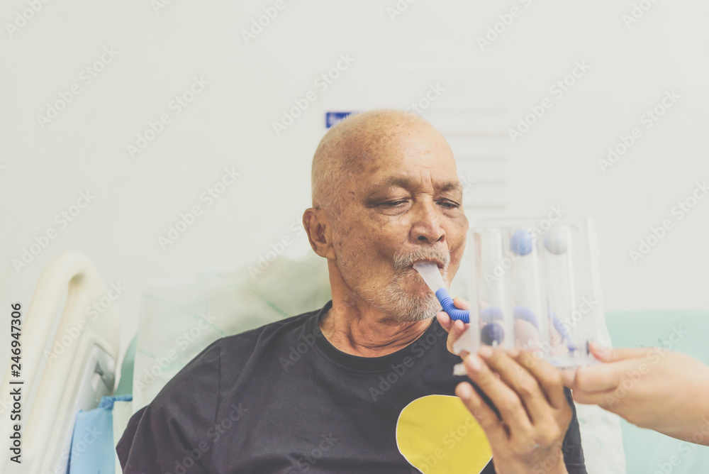 Patient use Incentive Spirometer in hospital