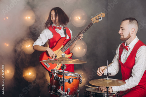 Schilderij op canvas rock music band performing at club