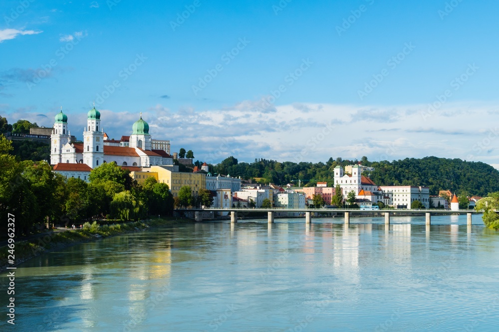 Obraz premium Stadtbild Passau Sommer 