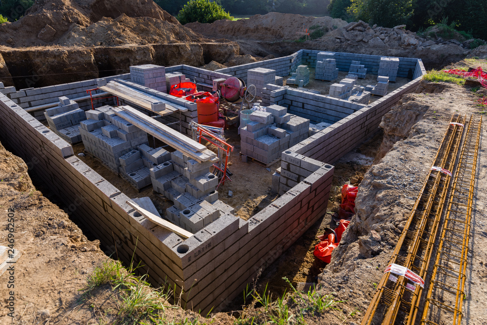 Fondation d'une maison en construction