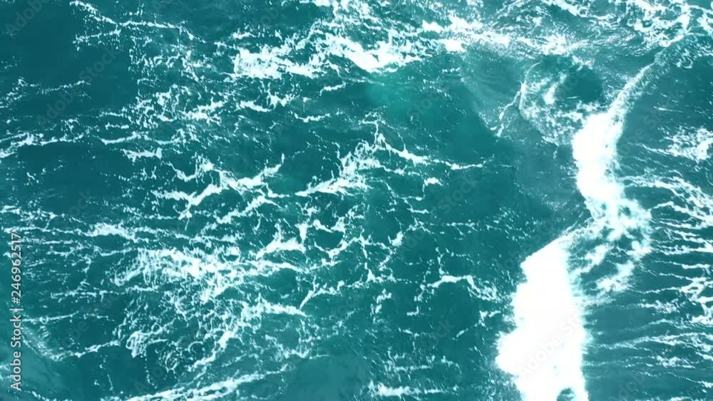 白波が起こる激しい海の動画 白波が起こる激しい海の動画