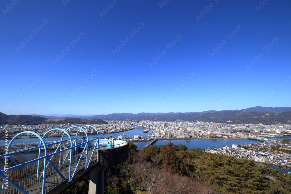 五台山展望台からの眺望 突き出た展望台(高知県) 五台山展望台からの眺望 突き出た展望台(高知県)