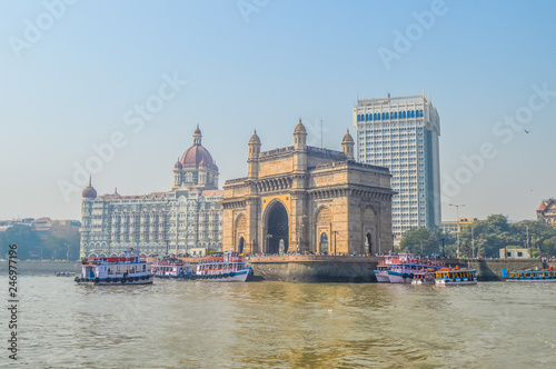 Fotografie Beautiful Gateway of India near Taj Palace hotel on the Mumbai harbour with many