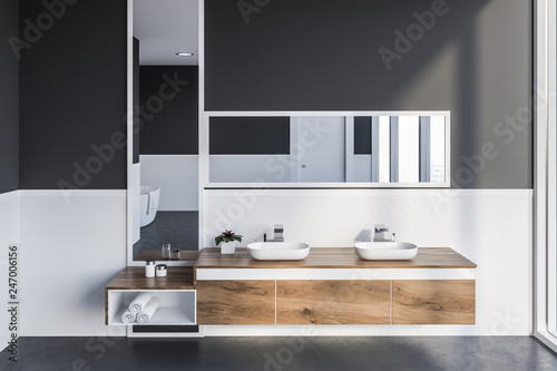 Double sink in gray bathroom © ImageFlow
