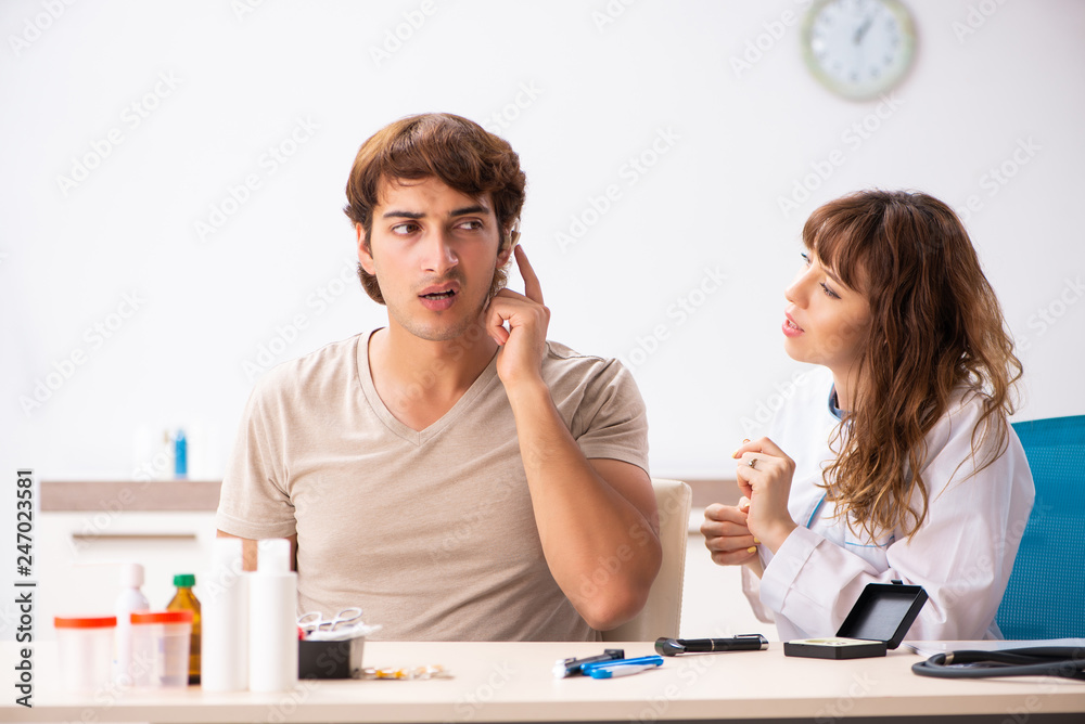 Patient with hearing problem visiting doctor otorhinolaryngologi Patient with hearing problem visiting doctor otorhinolaryngologi