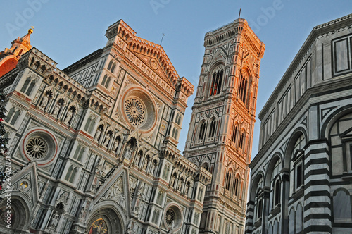 Firenze, tramonto su Santa Maria del Fiore e Campanile di Giotto photo