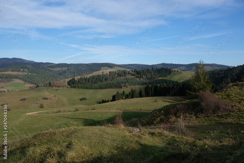 Polska, Pieniny - miejscowość Jaworki, widok na dolinę Polska, Pieniny - miejscowość Jaworki, widok na dolinę