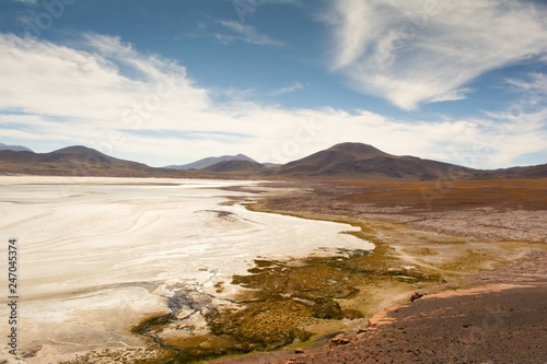 Laguna en desierto de Chile
