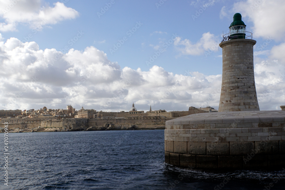 Leuchtturm an der Hafeneinfahrt zum Grand Harbor Valletta