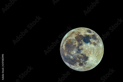 High color contrast image of the super full moon on January 20, 2019, photographed from Mannheim in Germany.