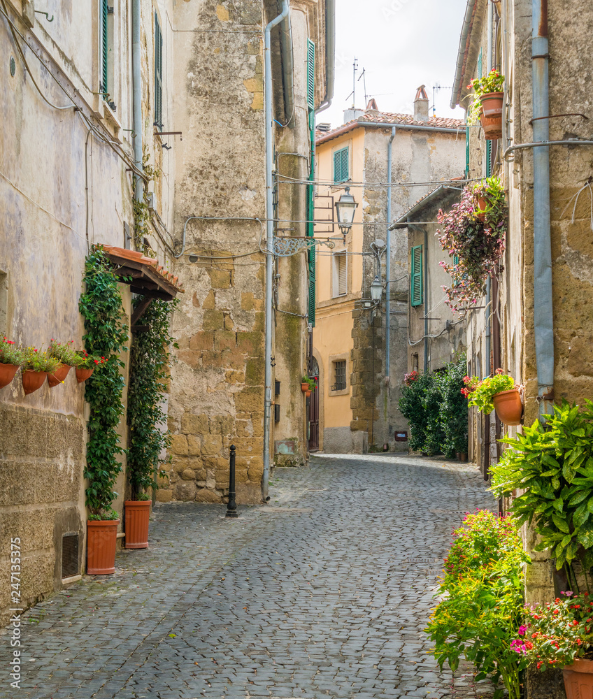 Fototapeta Farnese, stara i piękna wioska w prowincji Viterbo, Lazio, Włochy.