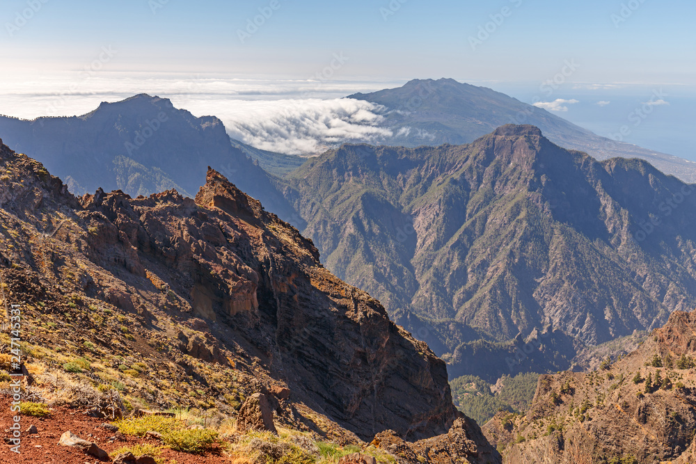 Obraz premium Caldera de Taburiente Natoional Park seen from Roque de los Muchachos Viewpoint, La Palma, Canary Islands