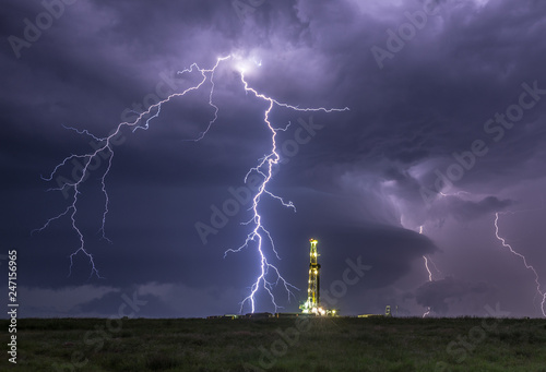 Fotografi Lightning and drilling