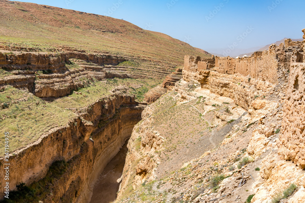 Fototapeta premium Ruined Town and Mides Canyon