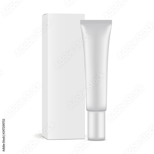 Photo Plastic cosmetic tube with paper box mockup isolated on white background